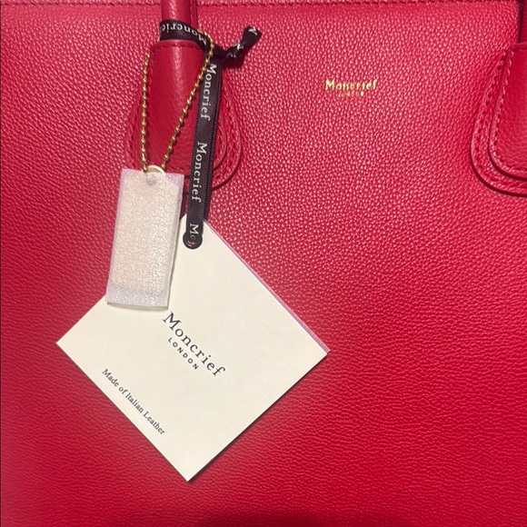 Sophisticated Red Satchel with Structured Design - Picture 11 of 11